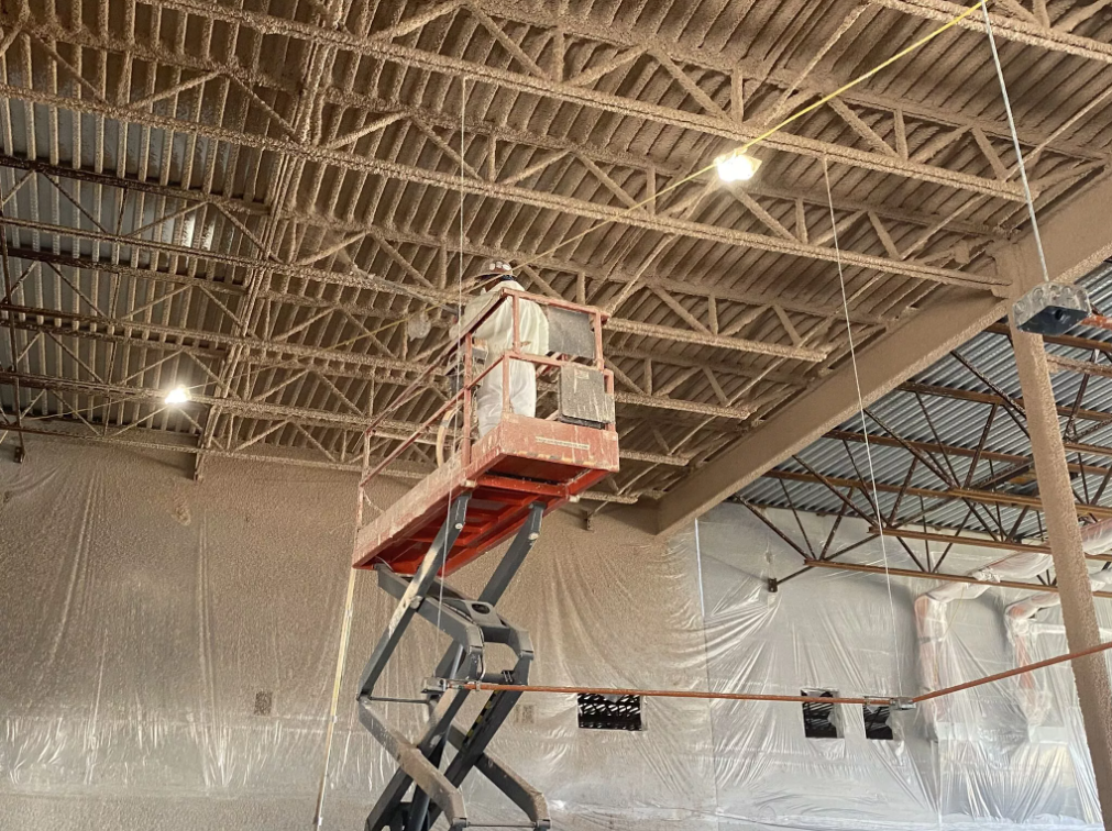 Priešgaisrinė izoliacija purškiamomis technologijomis: konstrukcijų apsauga kritinėmis sąlygomis